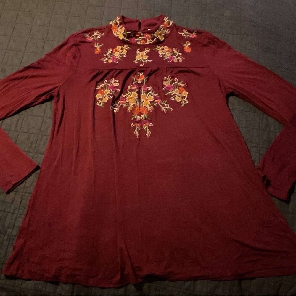 Cupio Womens Burgundy Floral Embroidered Mock Neck Long Sleeve Boho Tunic Top